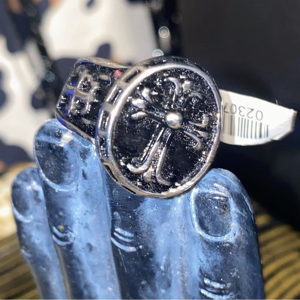 STAINLESS STEEL SILVER & BLACK CROSS OVAL RING